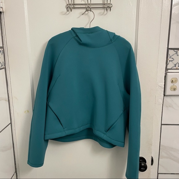LULULEMON ⚡️ AIRWRAP HOODIE IN TEAL LAGOON 💦💦💦 - Picture 5 of 11